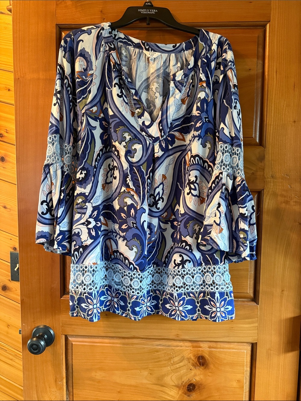 Bell sleeve crown & ivy Blue Paisley Lace-Trim Tunic Top